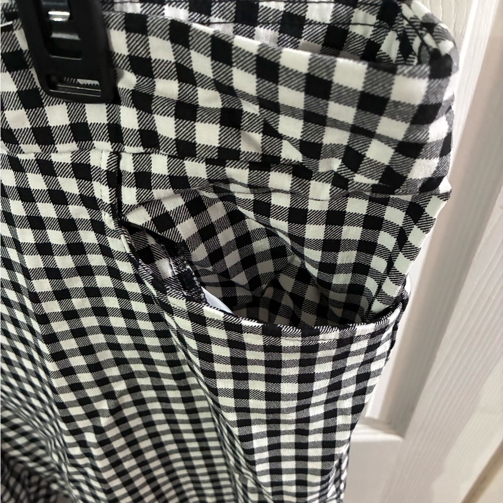 Women’s XXL Pull On Checkered Capris - Picture 4 of 6